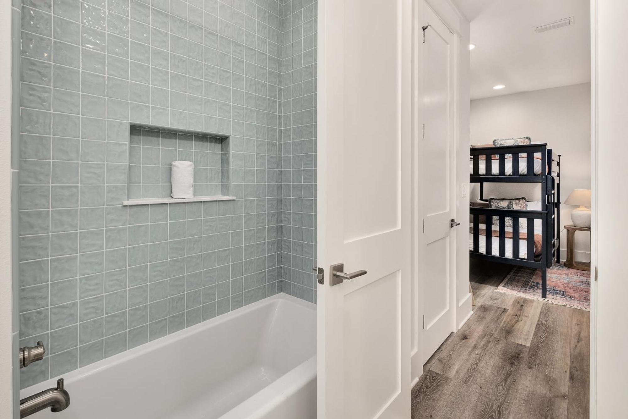 סנטה רוזה ביץ' Shellabrate Good Times A Brand New Home For 2024 Only 3 Blocks To The Beach With Community Pool מראה חיצוני תמונה