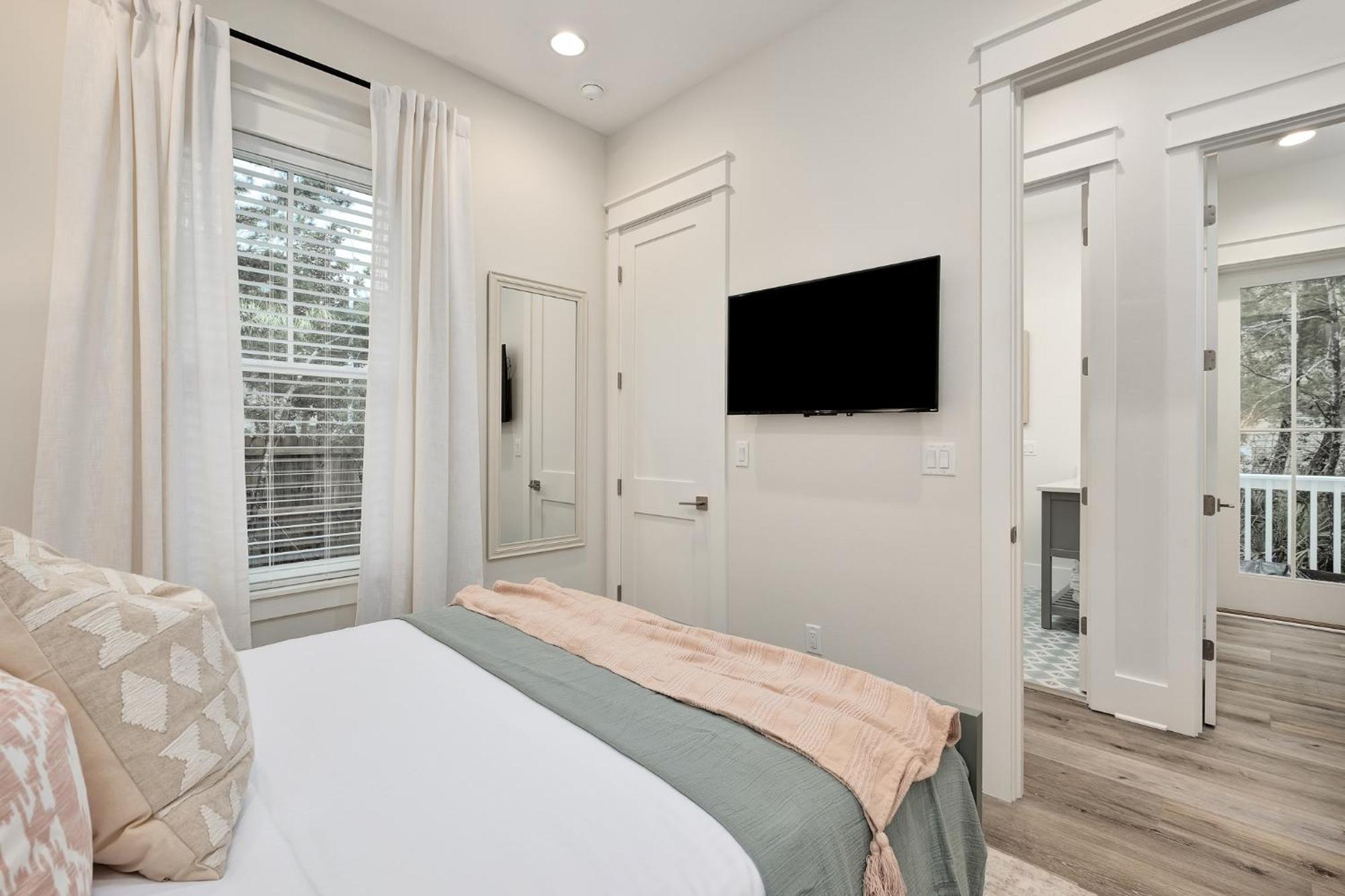 סנטה רוזה ביץ' Shellabrate Good Times A Brand New Home For 2024 Only 3 Blocks To The Beach With Community Pool מראה חיצוני תמונה